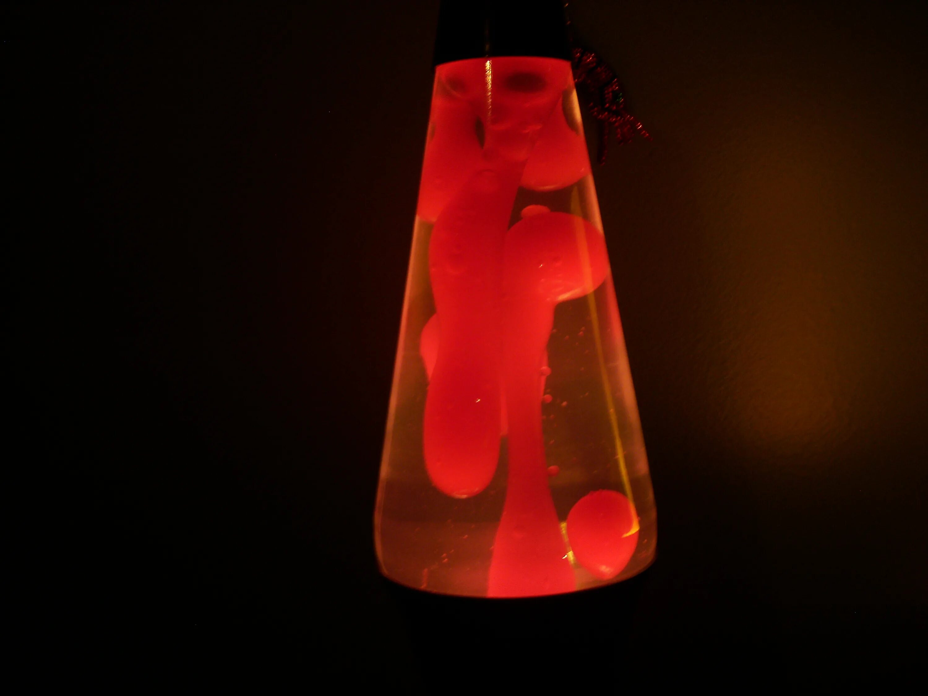 Darling lava lamp. Lava lamp 1980. лава лампа обои. лавовая лампа в темноте. лава лампа гиф.