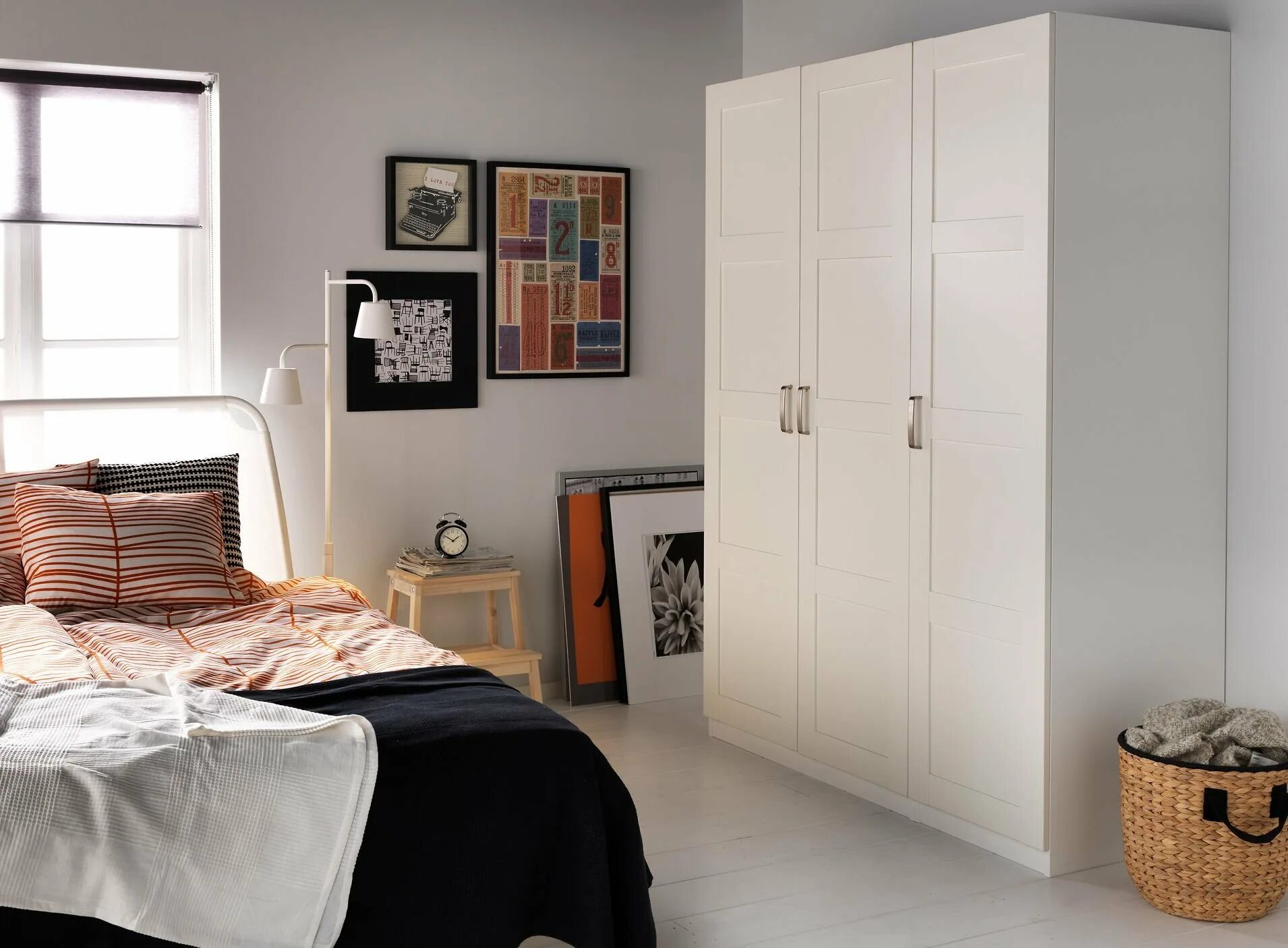 Ikea komplement шкаф. Шкаф икеа фото. Дверь для пакс хемнэс. Шкаф бергсбу икеа. Pax пакс шкаф.