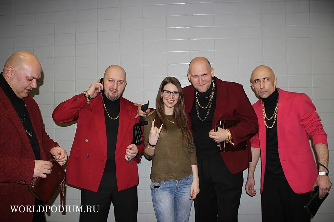 стас барецкий. малиновый пиджак 90-х версаче. бандиты из 90-х. малмалиновый пиджак 90-е. малиновый пиджак джанни версаче.