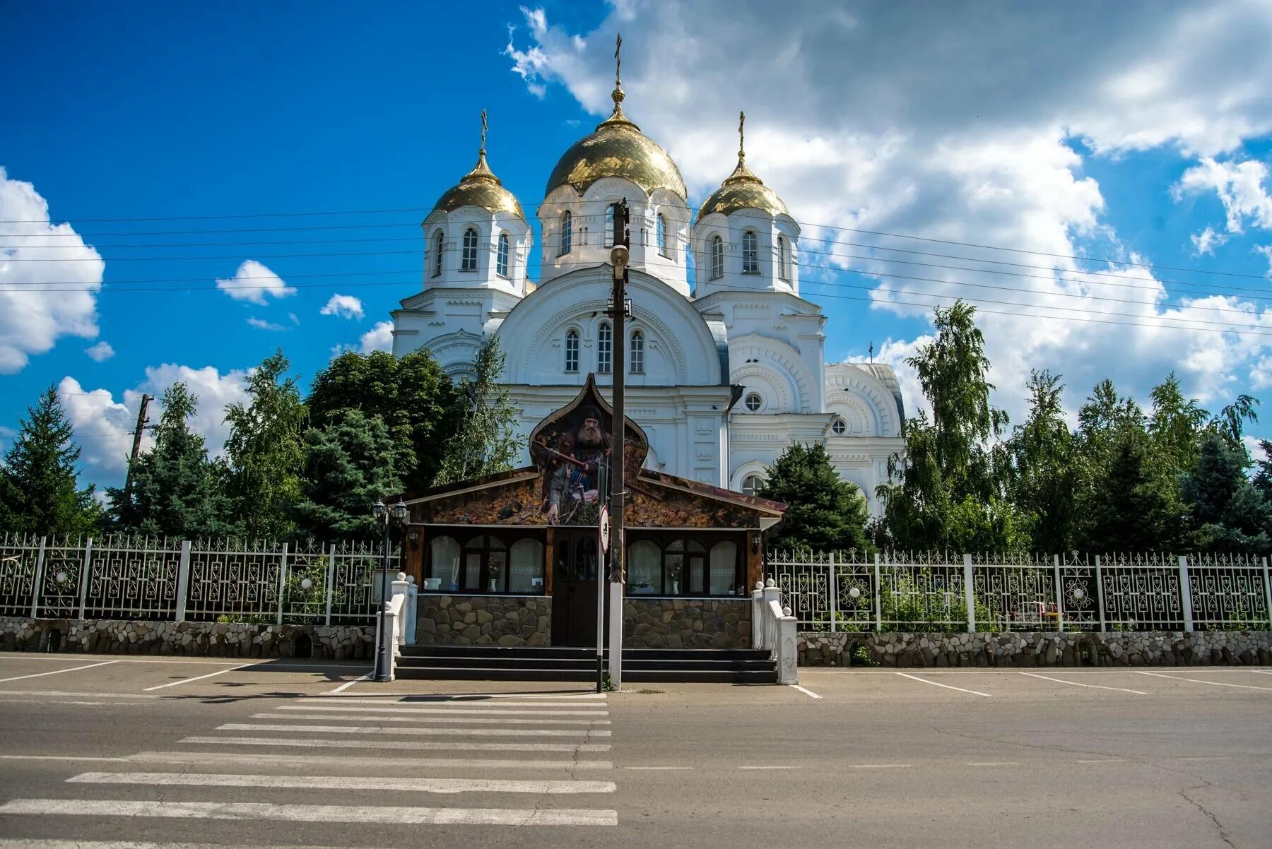 Станица Пластуновская храм Вознесения Господня. Храм ст Пластуновская Краснодарский край. Храм станица Динская Краснодарский край. Станица Пластуновская Краснодарский край Церковь.