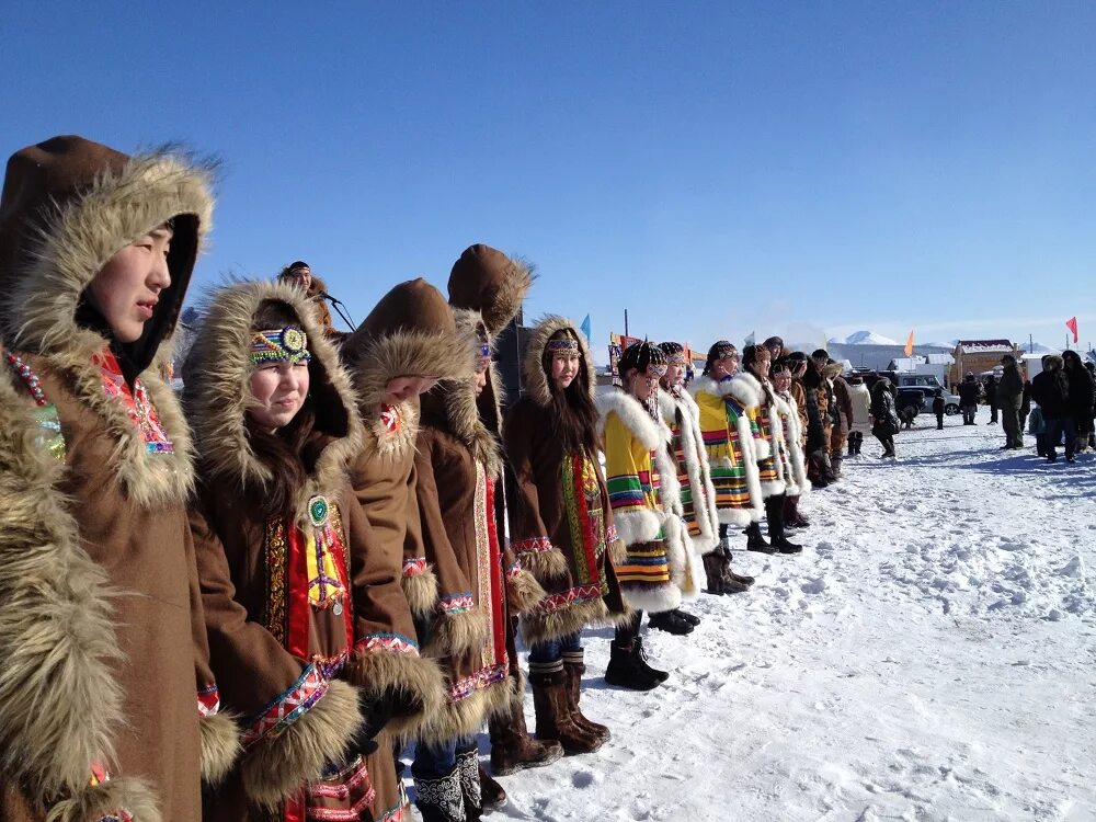 Население восточной сибири россии. Коренные малочисленные народы севера Сибири и дальнего Востока. Театр коренных малочисленных народов севера Якутск. Народы малочисленные народы севера дальнего Востока. Коренных малочисленных народы дальнего Востока.