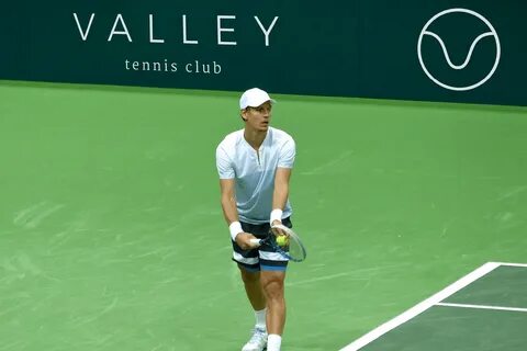 Simple tennis