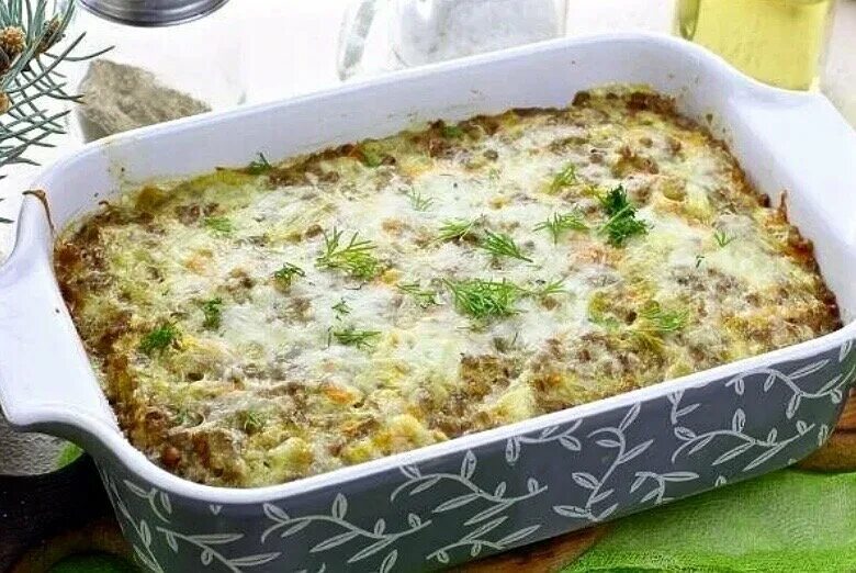 Гречневая запеканка с фаршем. Запеканка из гречневой каши в духовке. Гречневая запеканка с шампиньонами. Запеканка с фаршем и гречкой в духовке. Гречневая запеканка с грибами в духовке.