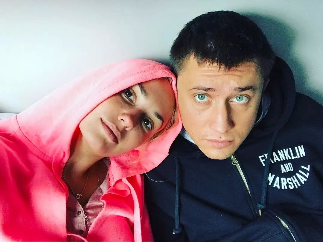 Агата Муцениеце подала в суд на Павла Прилучного: хочет официально получать алим