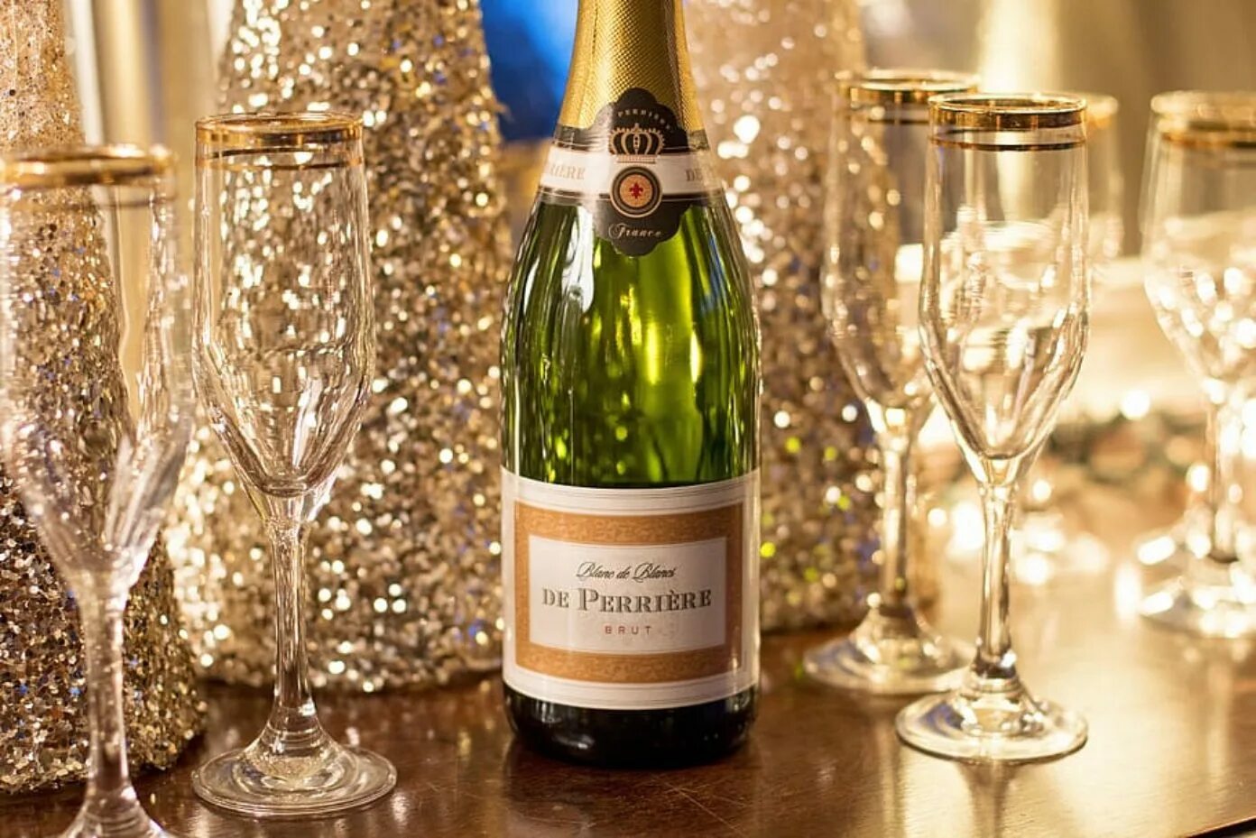 Champagne champagne org ru. Шампанское. Бутылка шампанского. Игристые вина и шампанское. Красивое шампанское.