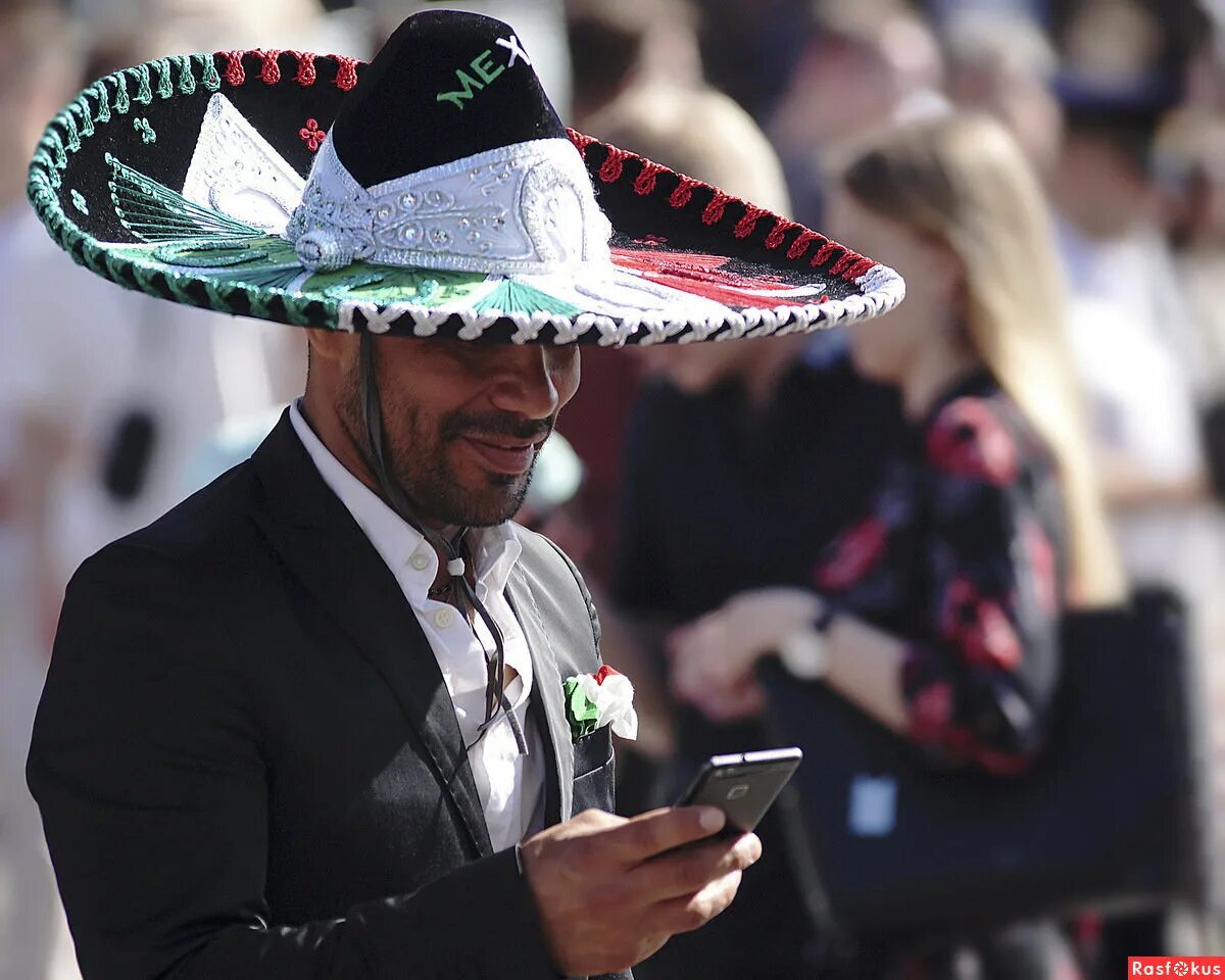 Амиго мексика сомбреро. Мексиканец в сша 6 букв. Горячий мексиканец. Мексиканец в сша 6 букв. Мексиканцы в техасе.