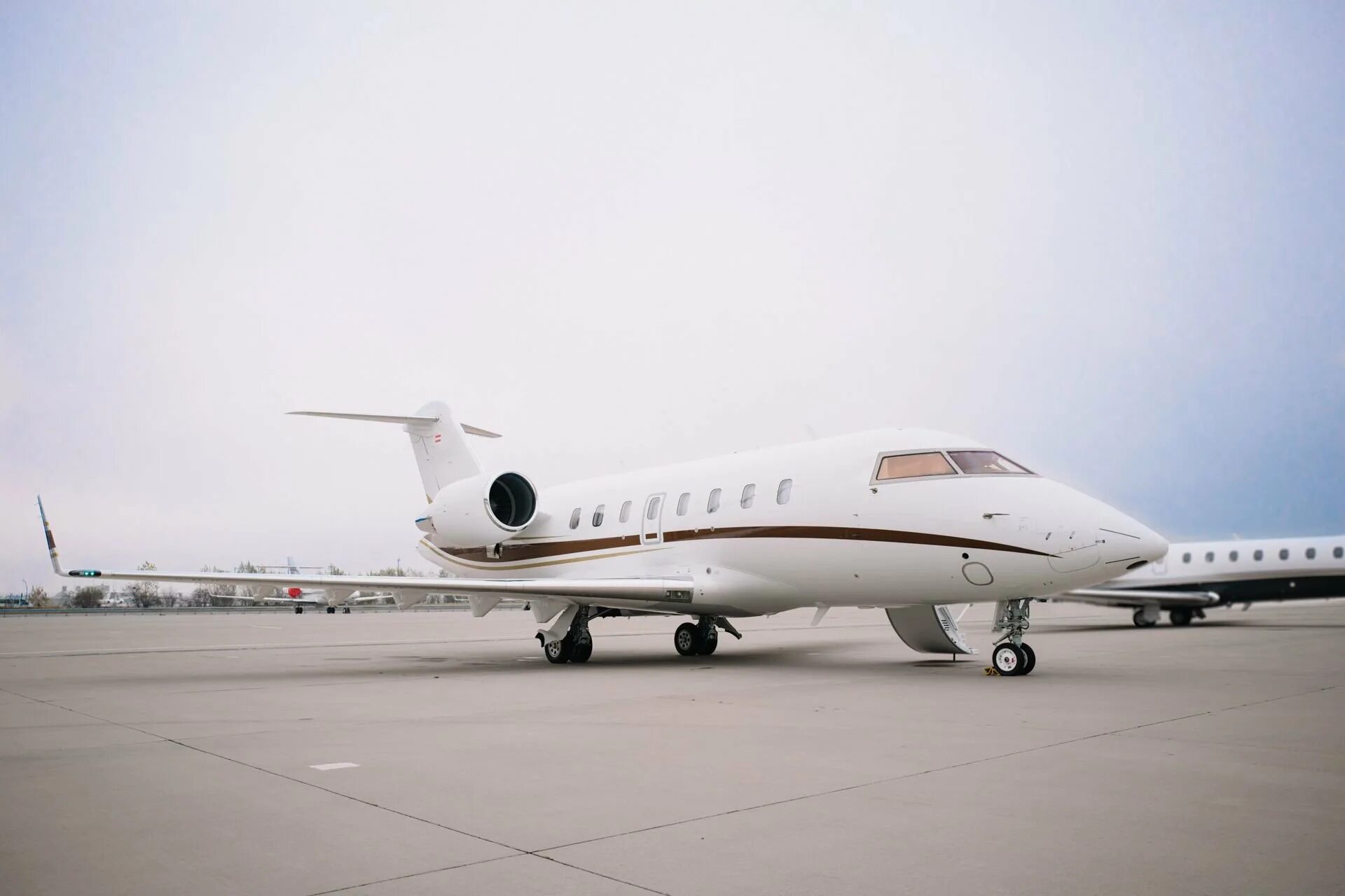 Bombardier 650. Challenger 650. Бомбардир Challenger 650. Бомбардье самолет. Aircraft Type(cl60) Bombardier Challenger 650 Artemis.