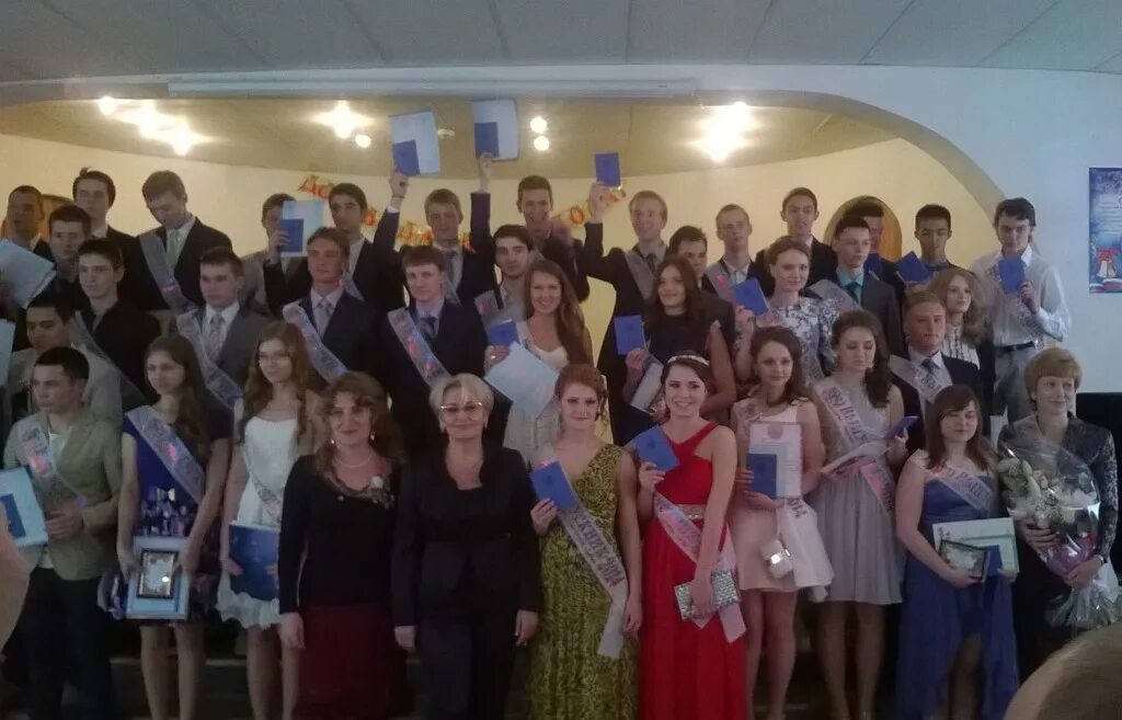 Учителя школы номер 83. Коллектив педагогов. Сайт сош 83 омск. Школа № 83 волгоград. Сайт сош 83 омск.