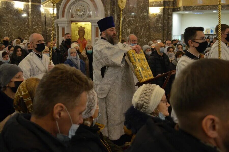 храм христа спасителя 7 января 2024. канон андрея критского в храме христа спасителя. великая рождественская вечерня из храма христа спасителя. прощание с ириной чуриковой в храме христа спасителя. похороны елены образцовой в храме христа спасителя.