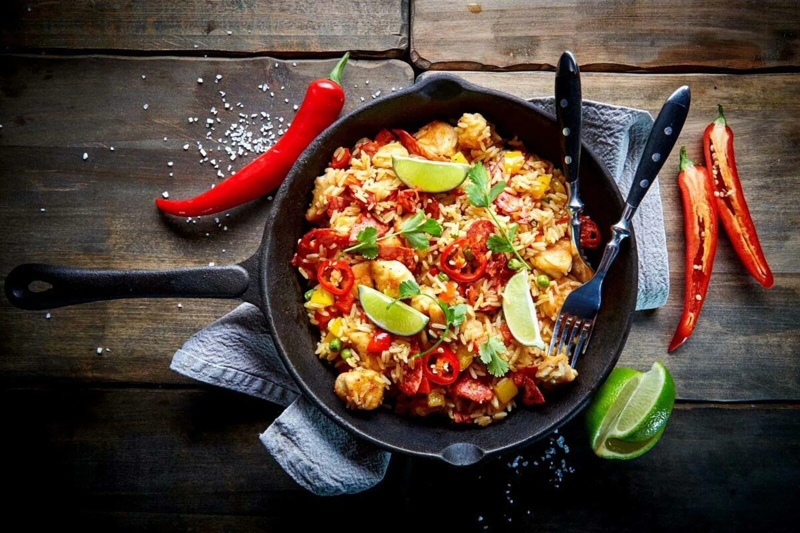 Паэлья кухня. Испанская паэлья. мексиканская паэлья. паэлья с говядиной. паэлья картофельный.