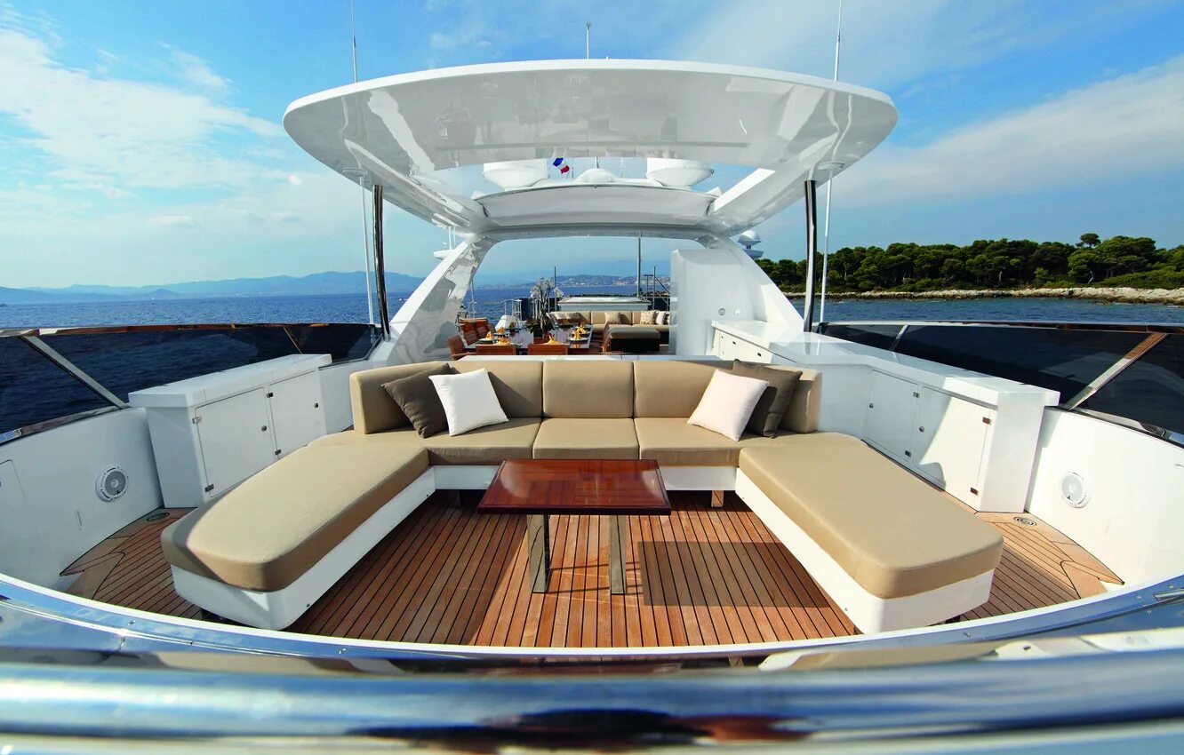 Палуба шлюпки. Benetti 132. Benetti Luxury Yacht Interior. Яхта Benetti Classic. Яхта Майбах.