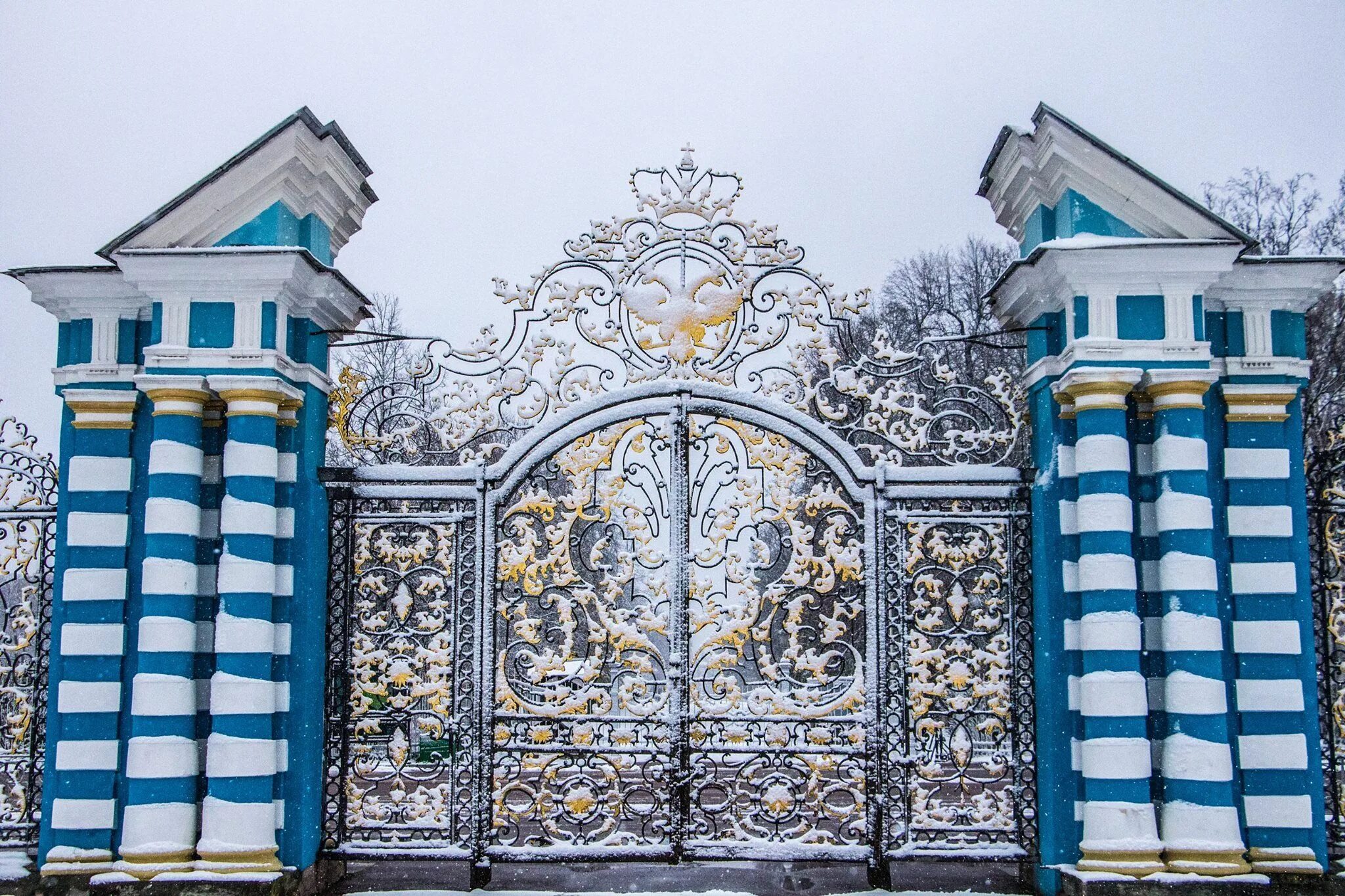 Царскосельский екатерининский дворец. Особняк добберт в санкт-петербурге. Царский дом санкт петербург. Екатерининский дворец в царском селе растрелли. Екатерининский дворец питер.