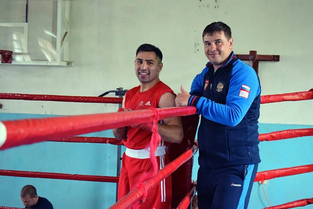 Сергей сергеевич никулин тренер. Легион бокс. Легион секция бокса. Клуб бокса легион симферополь. Лучшие молодые боксеры.