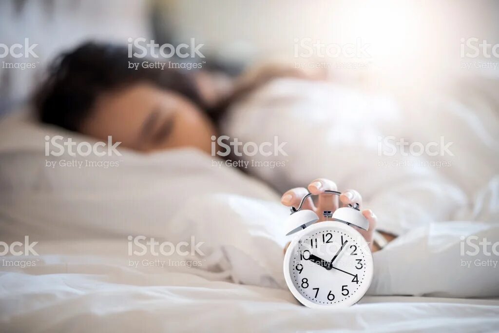 Get up now get up now. Девушка проснулась. Поздно вставать. Девушка просыпается по будильнику. Поздно просыпаться.