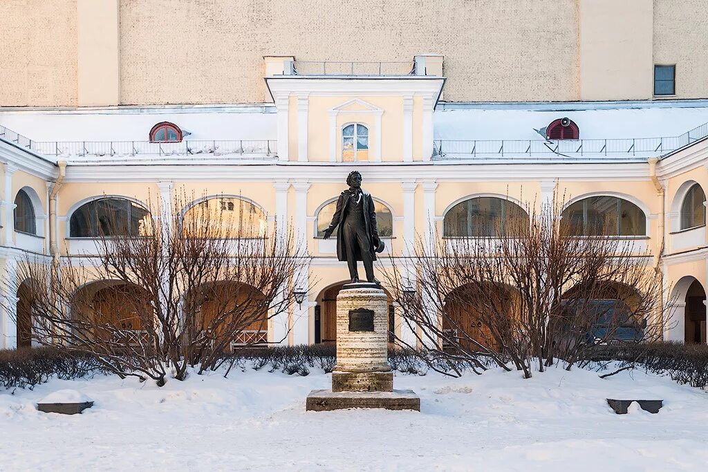 Петербург мойка 12 пушкин. Музей пушкина на мойке 12. набережная реки мойки 12 санкт-петербург. мойка 12 санкт-петербург музей пушкина двор. пушкин мойка 12.