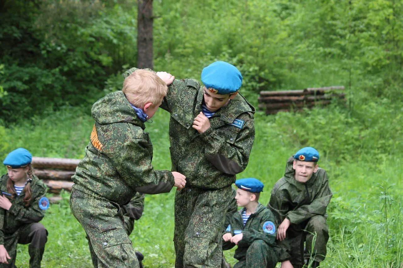 ВПК десантник Елыкаево. Военно-патриотический клуб. Военно-патриотический клуб десантник. Патриотический клуб для детей.