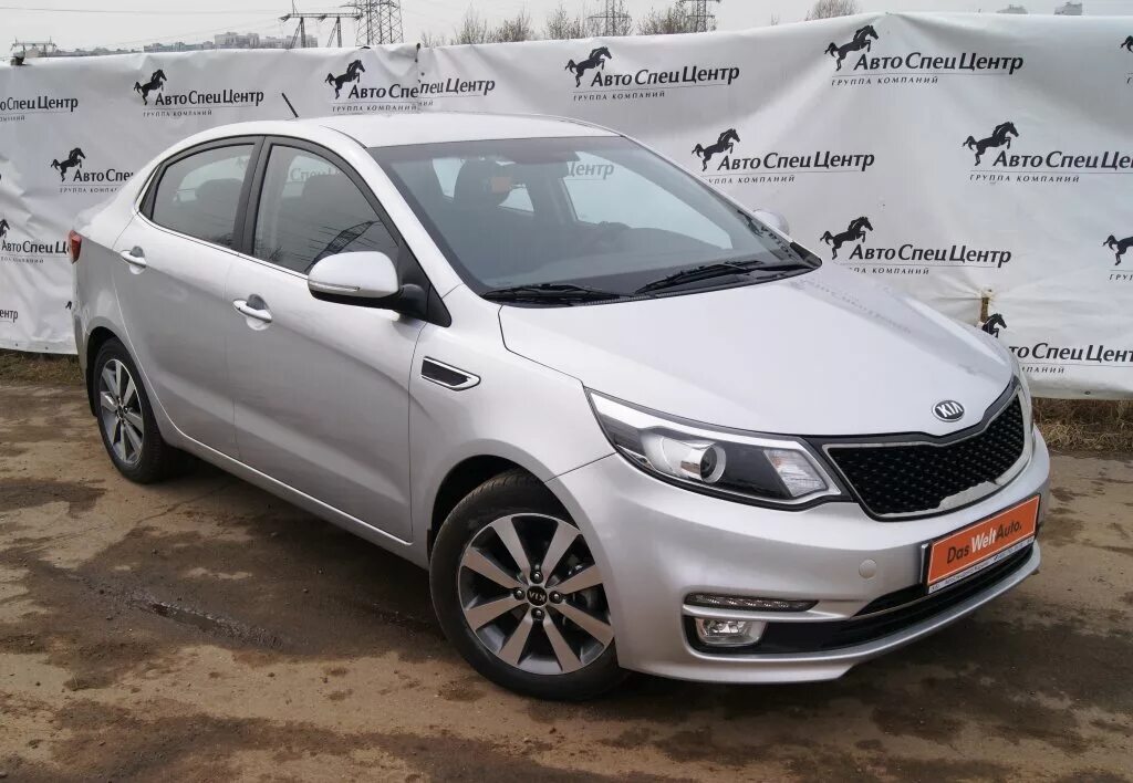 Kia Rio III 2015. Kia Rio 2015 серебристый. Kia Rio III Рестайлинг, 2016. Киа Рио 2015 год Рестайлинг. Киа рио максимальная комплектация