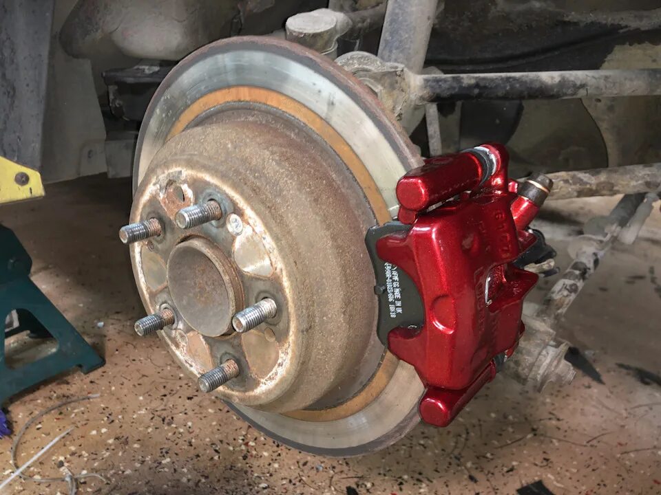 Суппорта cayenne 958. Тормозной суппорт порше кайен. Какие суппорта лучше. Суппорта ауди а4 б7. Лансер 9 задние тормоза супорт.