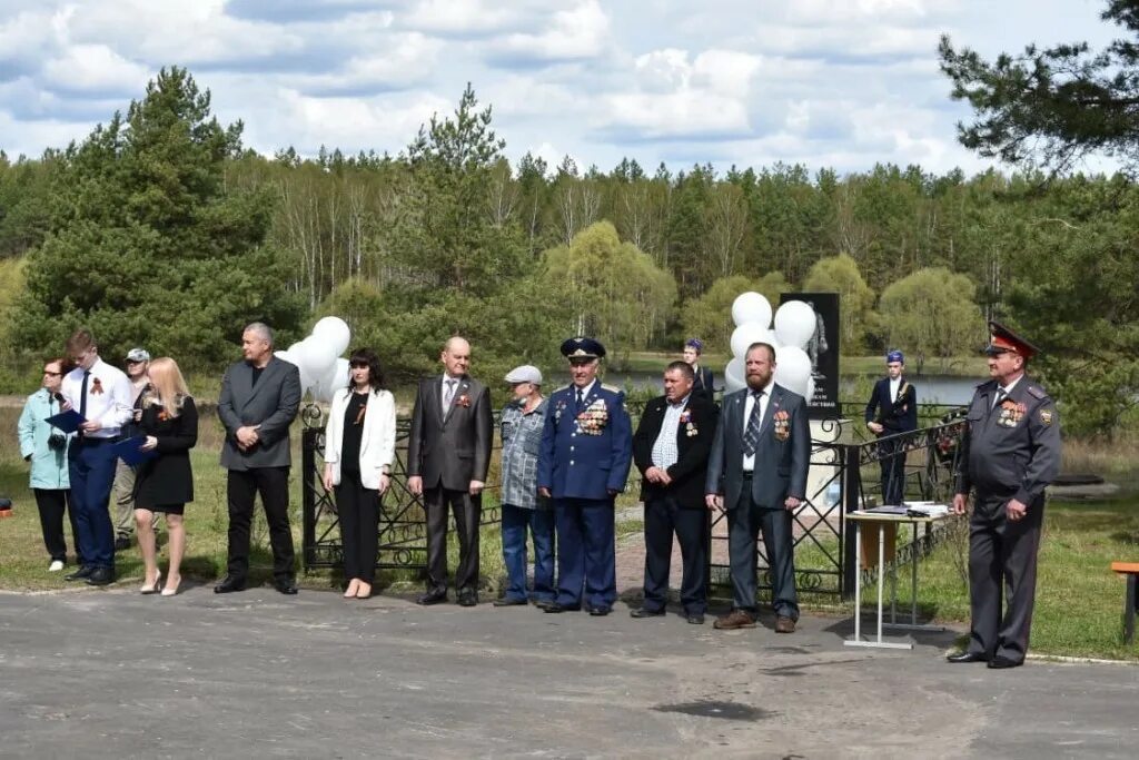 Гремячевская школа 2. Школа Гремячево. День Победы Гремячево 2022. Фото Гремячевской церкви. Петёрка в Гремячеве 2023 год.