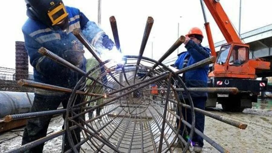 Сварка арматуры 10 мм. Дуговая сварка арматуры. Нахлëст арматуры 12мм. Сварка арматуры с23-рэ. Крестообразная сварка арматуры.