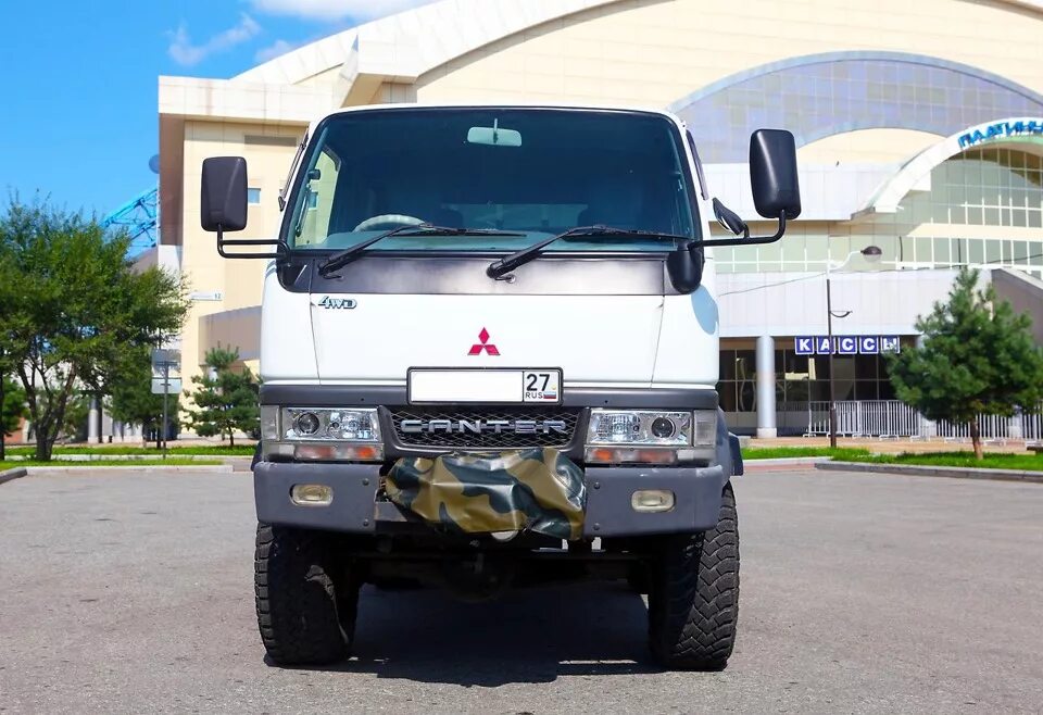 Дром хабаровский грузовики. Mitsubishi Canter 4wd. Автодом Mitsubishi Canter 4wd. Фусо Кантер 4wd. Мицубиси Кантер 4 ВД.