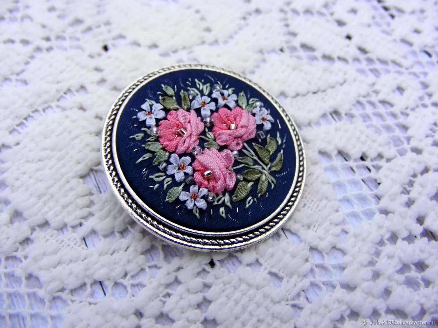 Вышитая брошь. Брошь вышивка. Вышиваем брошку. Брошь вышивка. Вышиваем брошку.