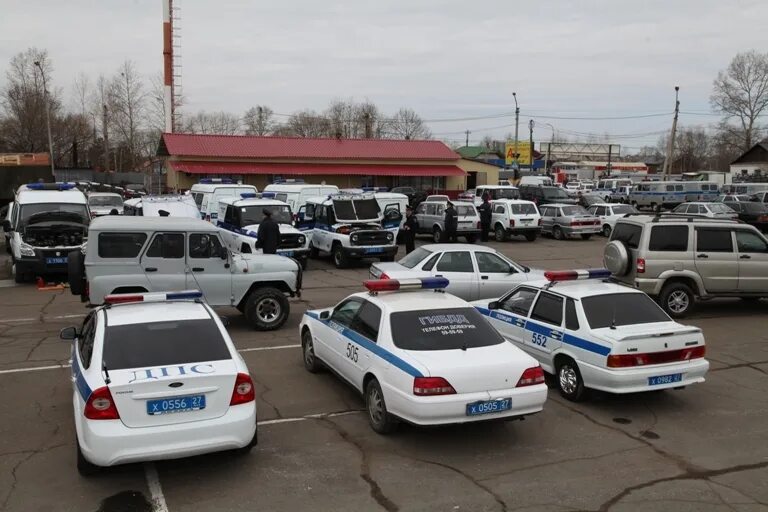 Списанные служебные автомобили. Списанные машины ГИБДД. Машины в Хабаровске. Списанные машины полиции.