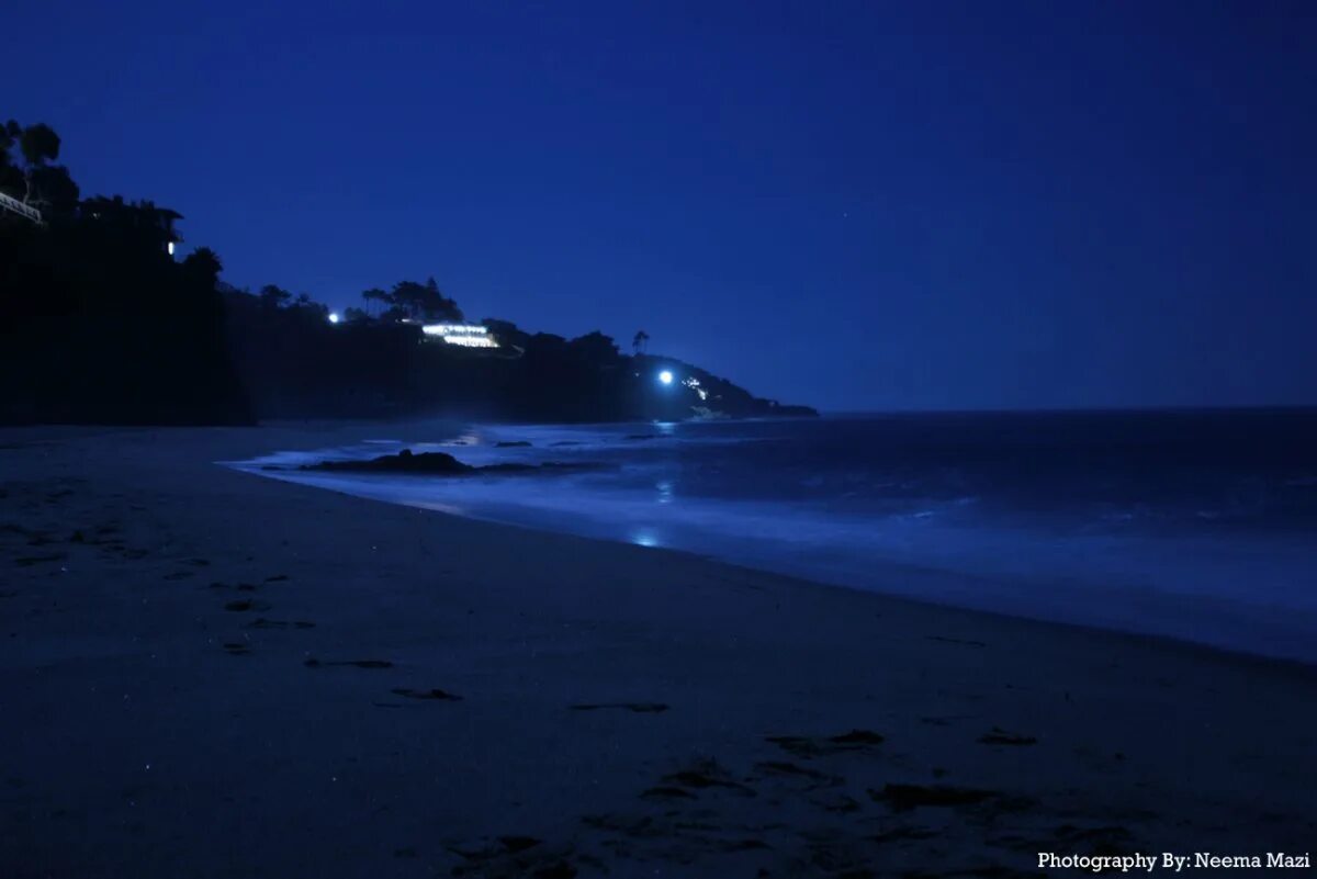 коктебель вечерняя набережная. ночное море. побережье ночью. ночь в море. коктебель ночная набережная.