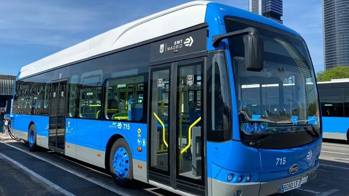 Почему электробусы. Электробус 2020г. BYD. Электробус ЛИАЗ. ЛИАЗ 6213 электробус. Электробусы Австрии.