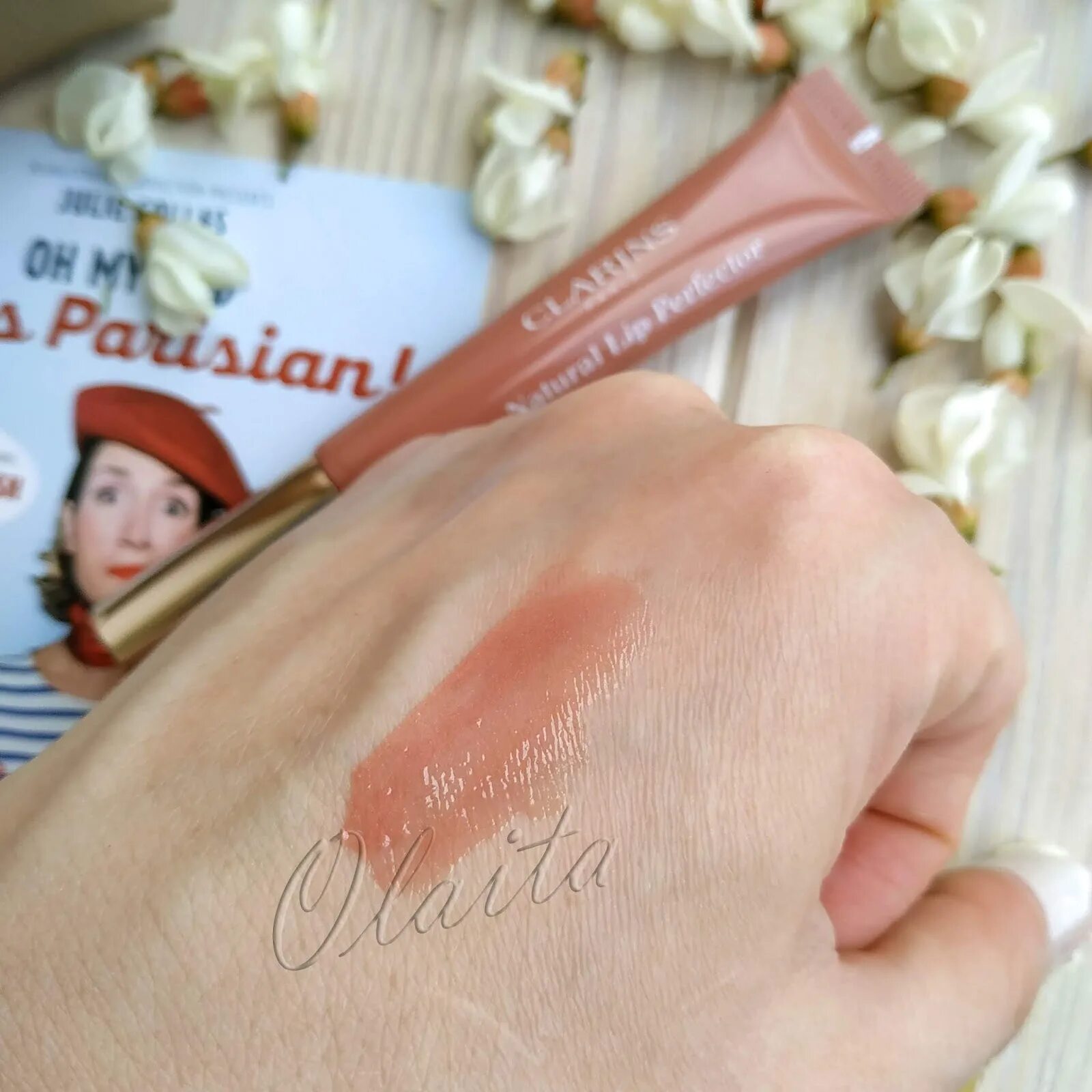 Clarins 06. Clarins natural lip perfector оттенки. clarins lip perfector 06. clarins lip perfector свотчи. clarins natural lip perfector 07 swatches.