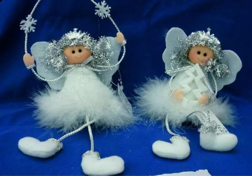 Ангел из фетра. Ангелочки на елку. Как сделать игрушку ангела. Ангел игрушка. Ангел своими руками.