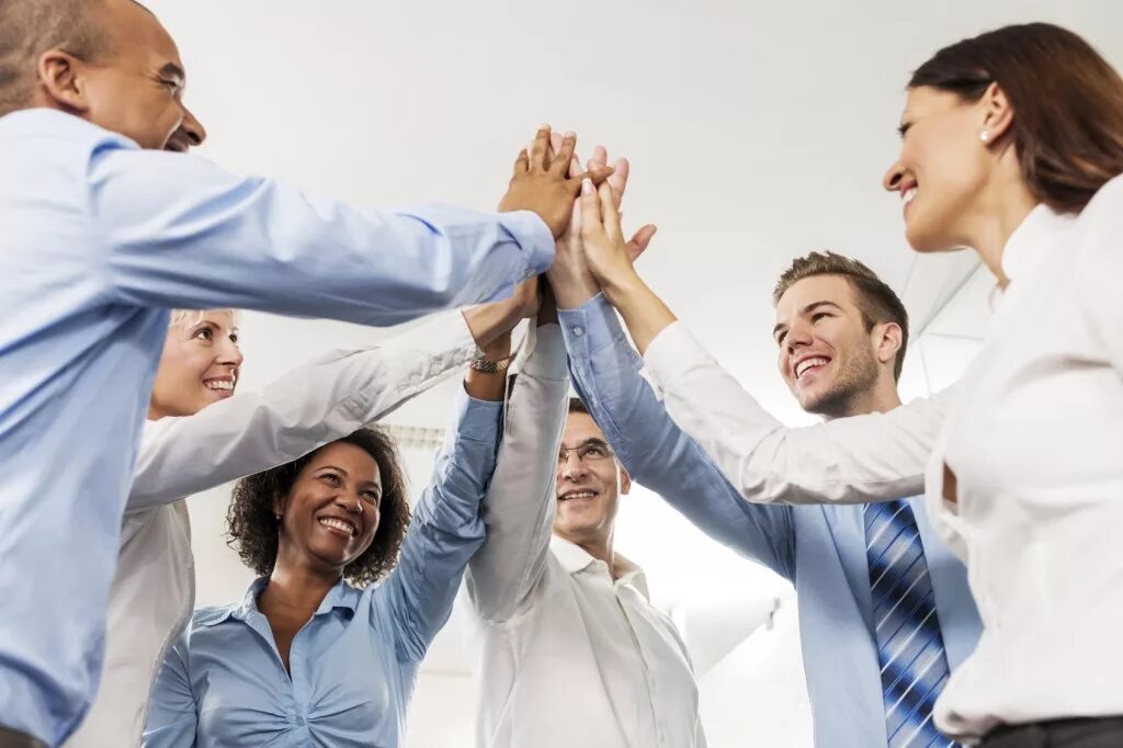 Группа людей. Who is staff. Лизинг персонала картинки. Who is staff. Униформа для персонала гостиницы.