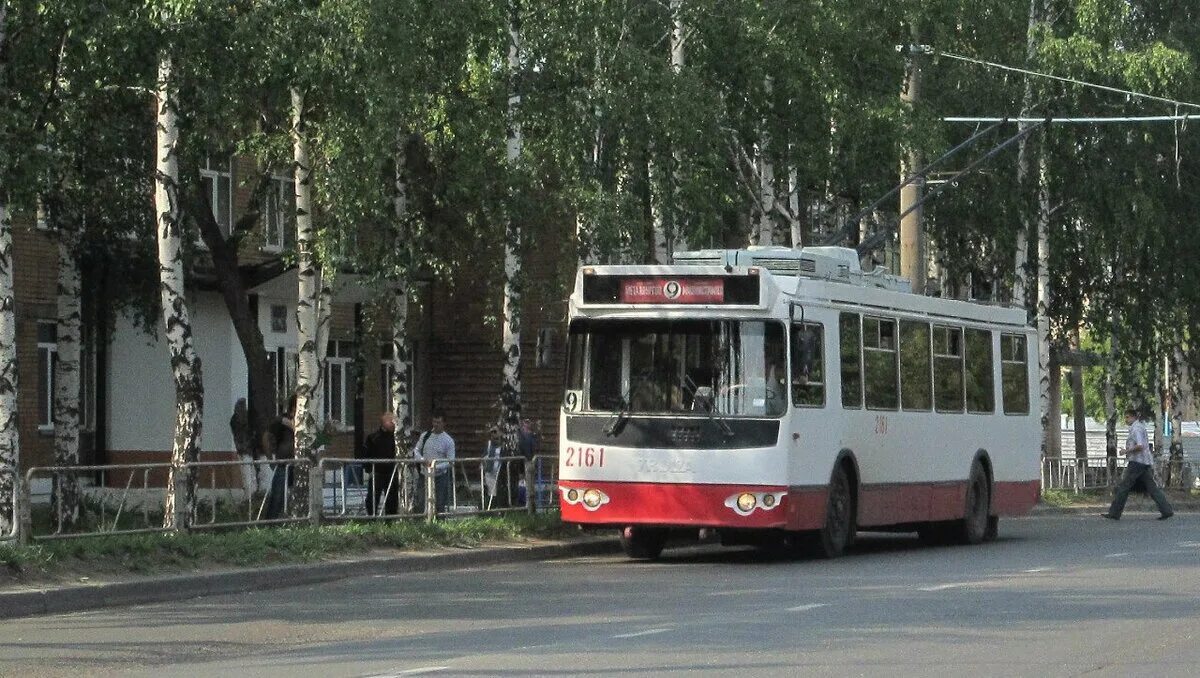 Где едет 4 троллейбус ижевск. Муп «ижгэт» г. ижевска. троллейбус ижевск. ижевский трамвай. троллейбус 12 ижевск 2001.