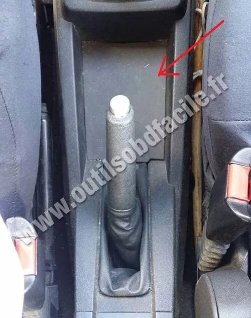 Opel meriva диагностический разъем. Opel meriva obd разъем. Opel corsa 2007 диагностический разъем. Opel meriva диагностический разъем. Опель мерива разъем.