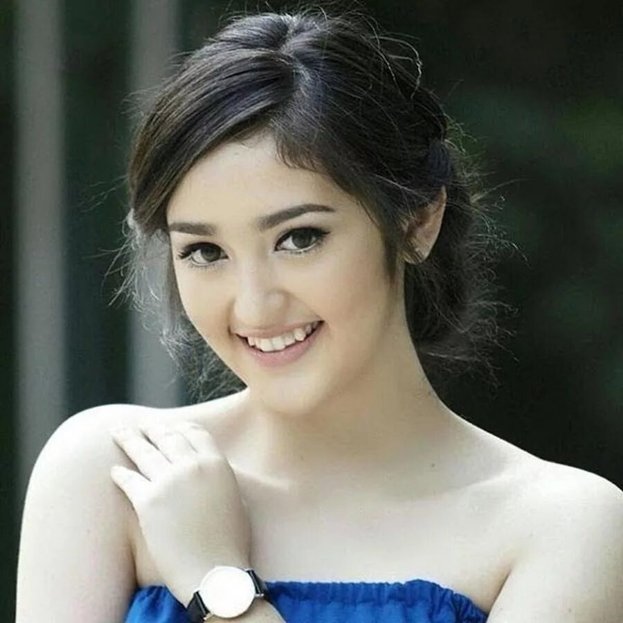 Main cewe. Artis Indonesia Tercantik. Artis-2023. Nama Artis Indonesia. Biodata Ranty Maria.