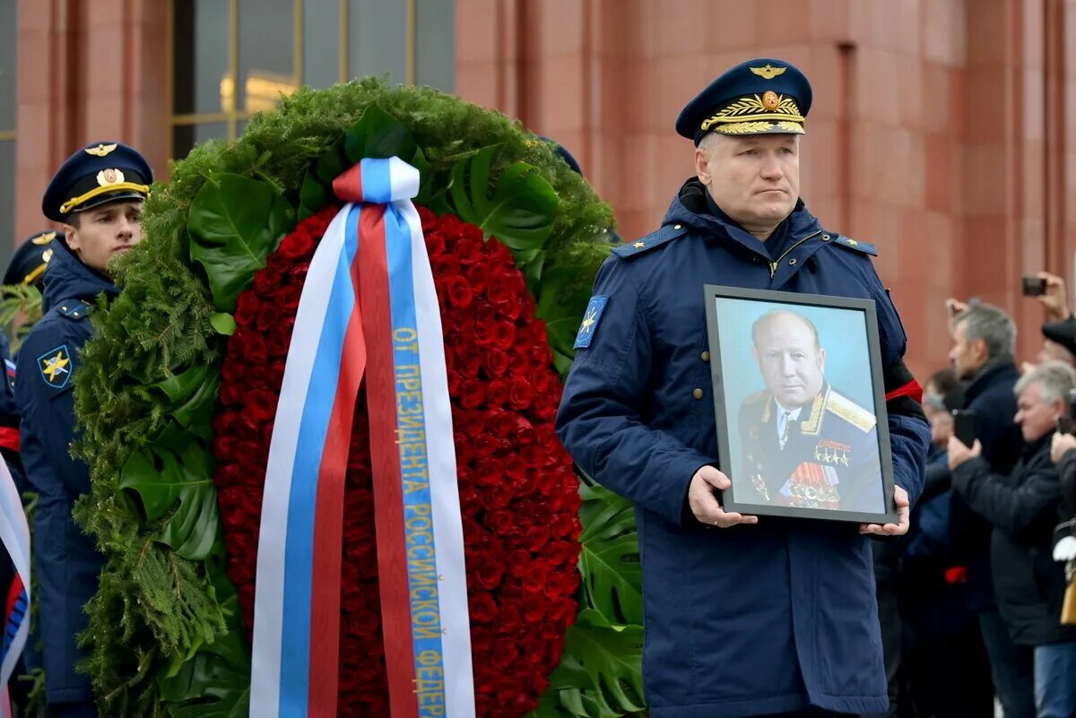 Прощание с николаем рыжковым. Мемориальное кладбище в Мытищах Леонов. Прощание с Алексеем Леоновым.