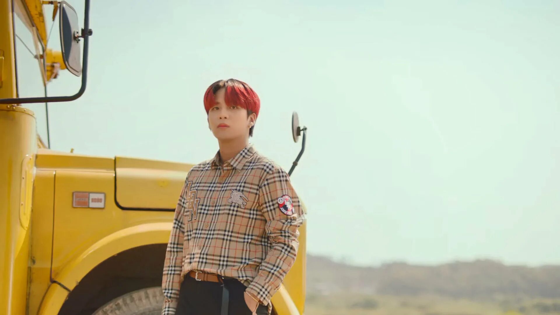 Группа ateez 2020. Эйтиз thanxx. Ateez thanxx фотосессия. Ateez pants thanxx. Ateez yeosang thanxx.