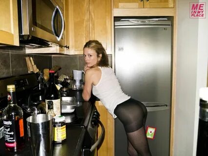 claire-coffee-me-in-my-place-photoshoot_33.