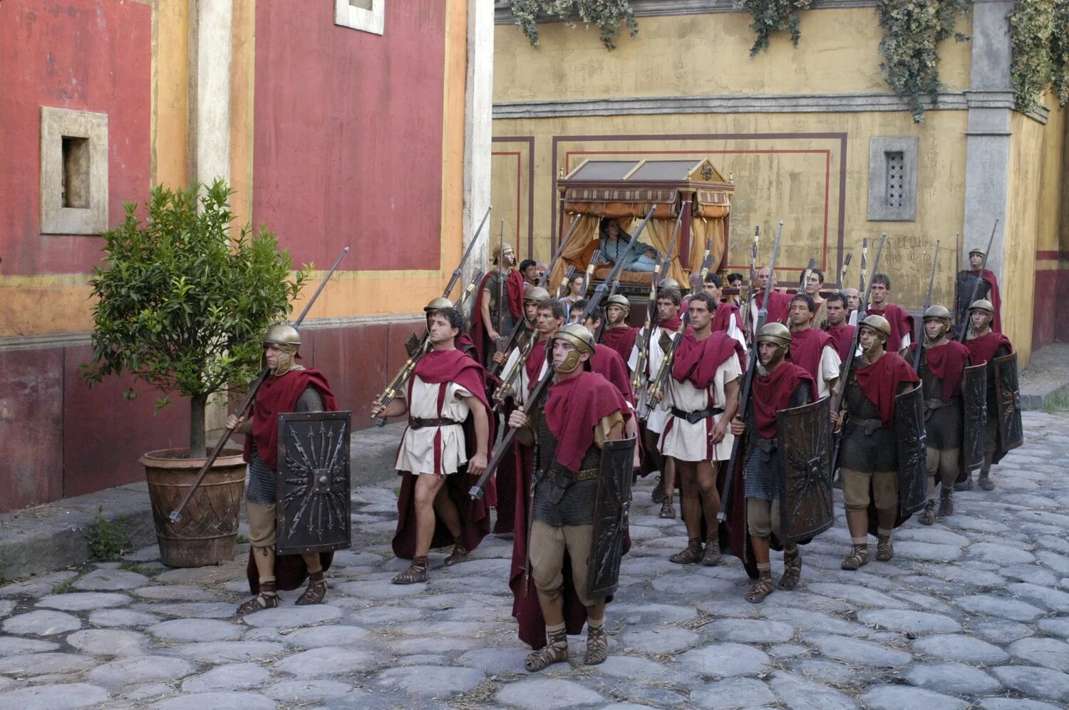 страж порядка в риме. страж порядка в риме. римский рекрут. итальянские войска. преторианская армия древнего рима.