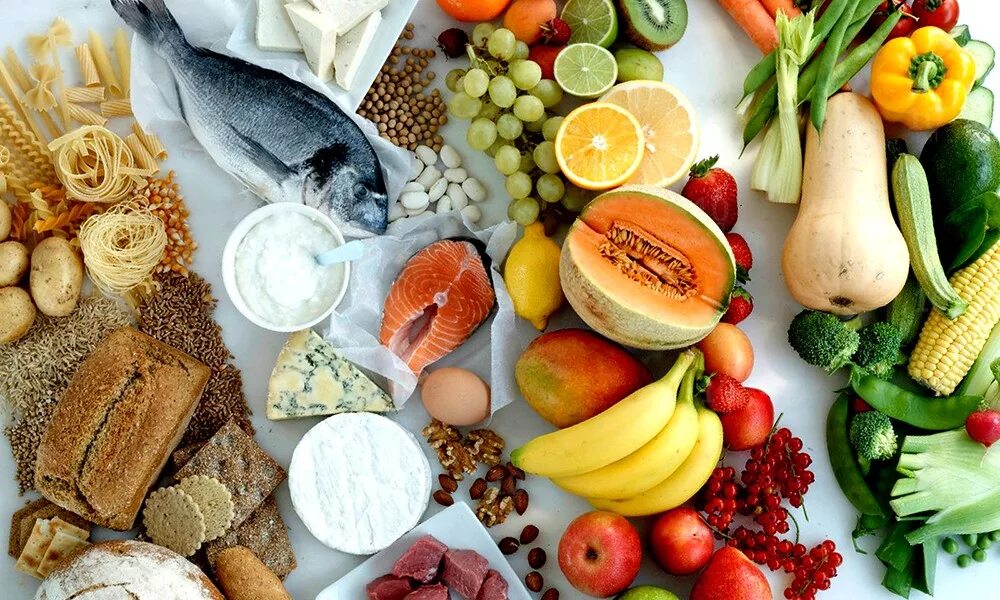 Разнообразие продукции. Продукты питания. продукты здорового питания. разнообразие питания. диетические продукты.