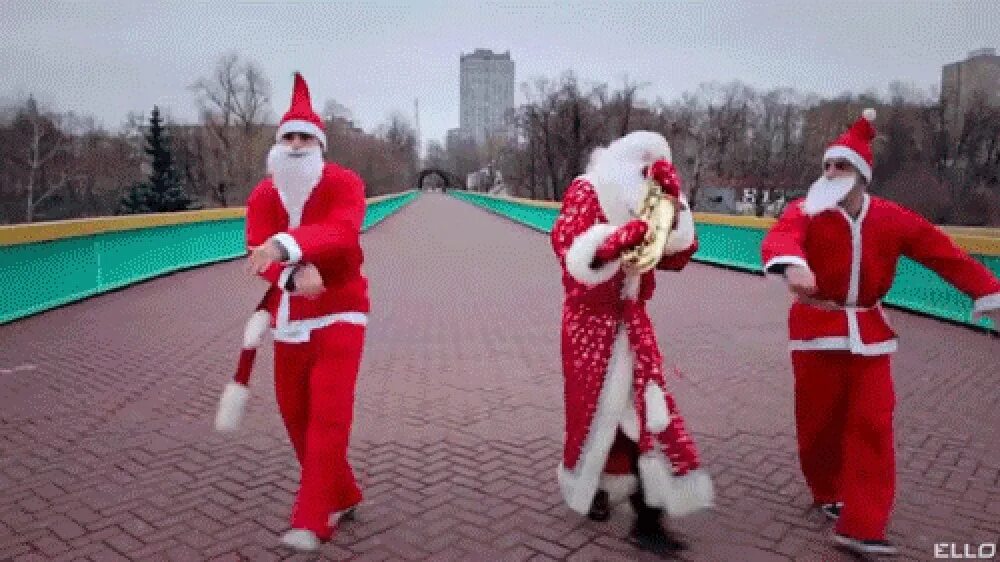 новогодняя открытка. дед мороз и снегурочка гифки. дед мороз и снегурочка танцует. дед мороз со снегурочками. дед мороз и снегурочка танцует.