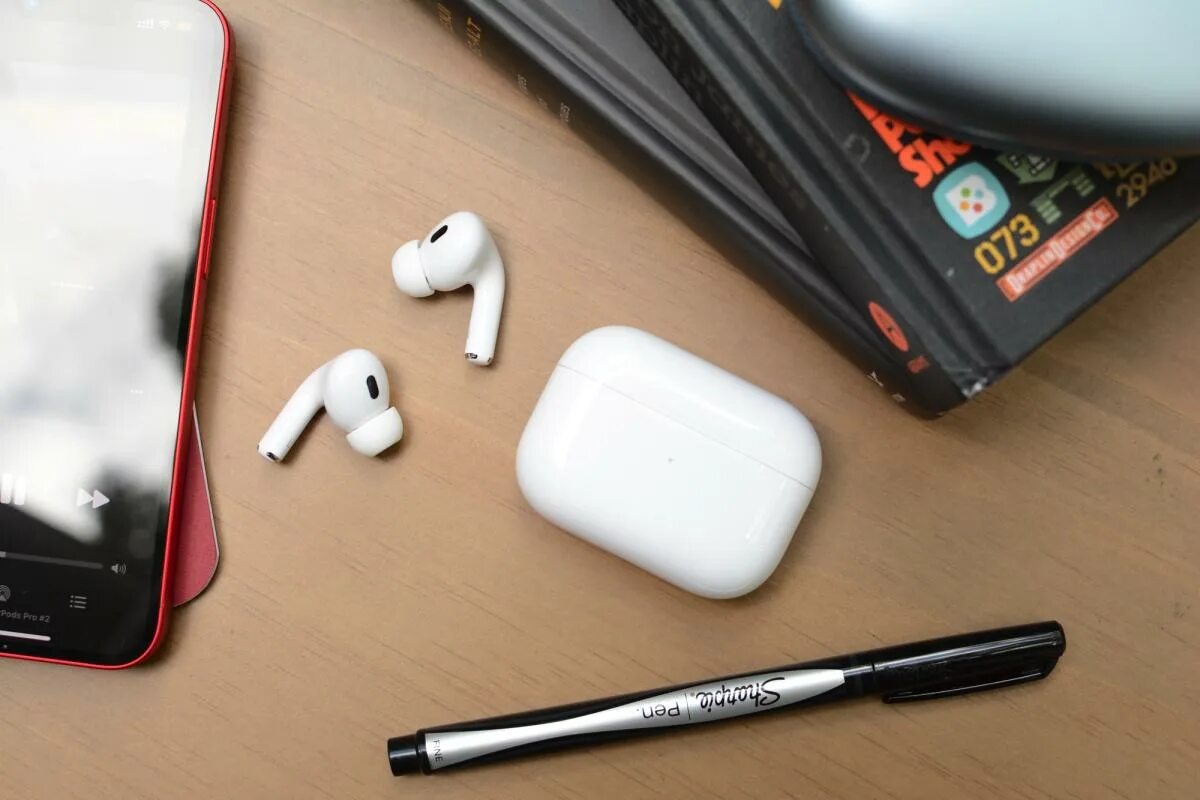 Как отличить airpods pro от pro 2. AIRPODS Pro 2. AIRPODS Pro 2022. AIRPODS Pro 2 2023. Apple AIRPODS Pro 2020.