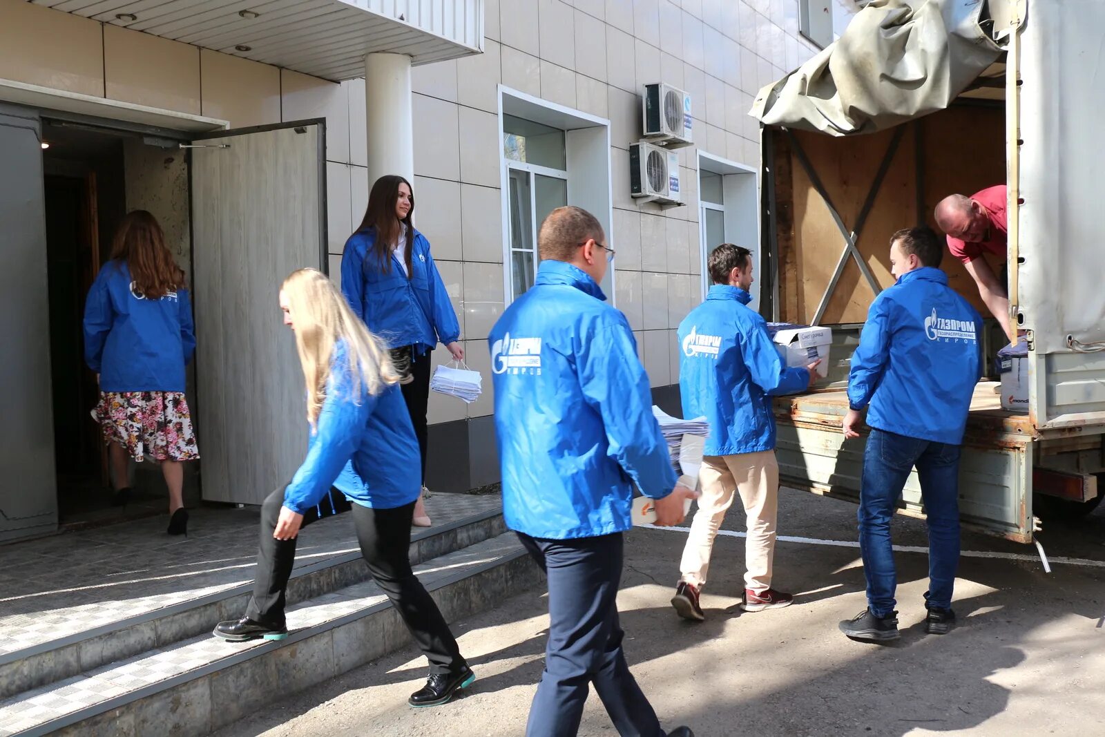 Сотрудники следственного комитета машины. Отзывы сотрудников киров. Газпром газораспределение отзывы сотрудников уфа. Отзывы сотрудников киров. Русское поле киров сотрудники администрации.