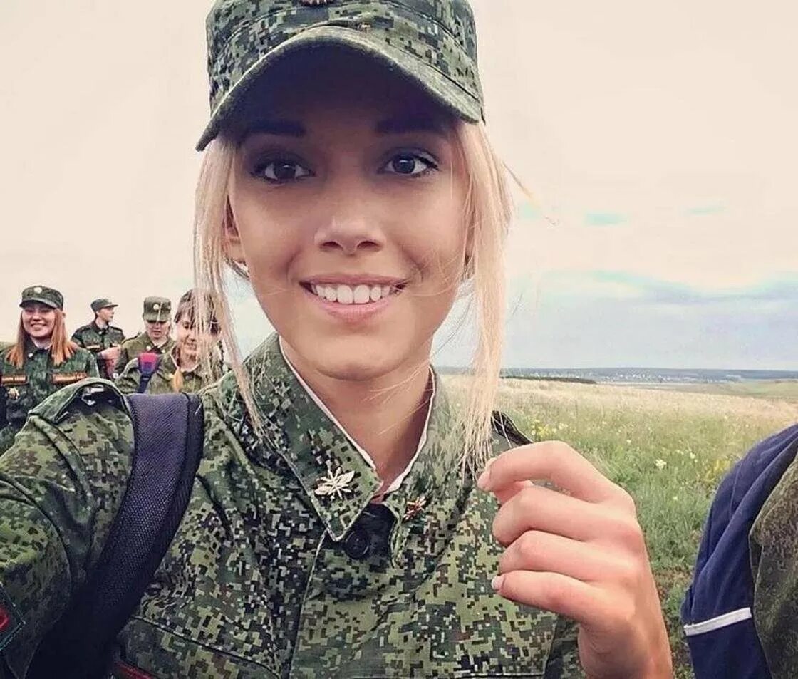 Женщины вс рф. Девушки в армии.