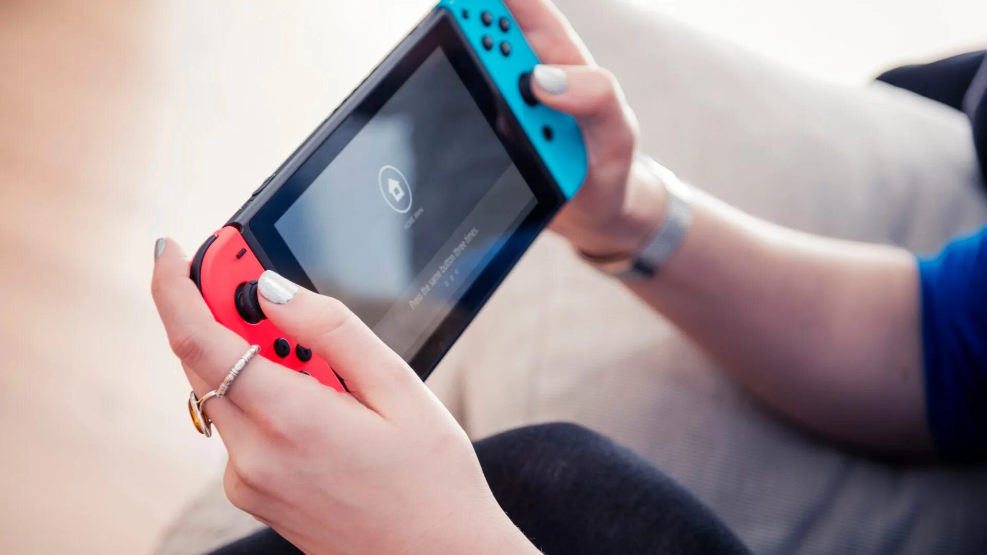 Switch play. Playing nintendo switch. nintendo switch phone. business people play nintendo switch. nintendo switch player.