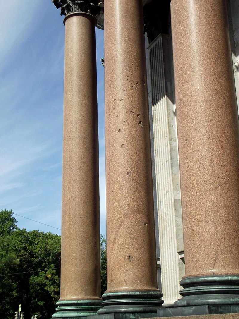 Статуи колонны. Памятник педро iv в лиссабоне. Колонна марка аврелия. Колонна со. Лиссабон площадь.