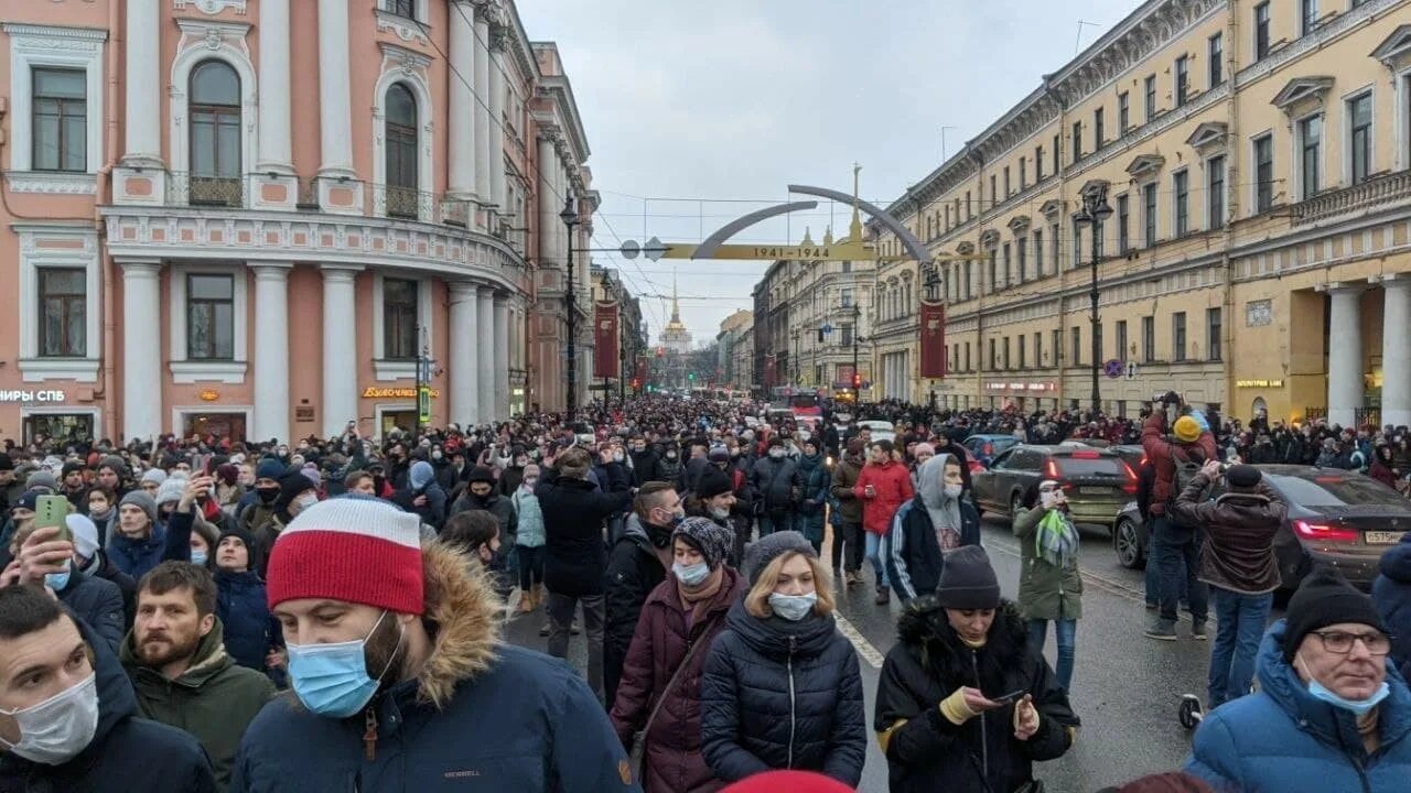 Санкт петербург что случилось сегодня. Митинг на Невском проспекте.