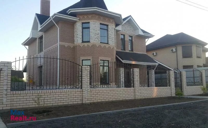 Красивые дома волгограда. Элитный поселок волгоград. Авито коттедж волгоградская. Коттеджи в поселке сахарный. Коттедж в волгограде.