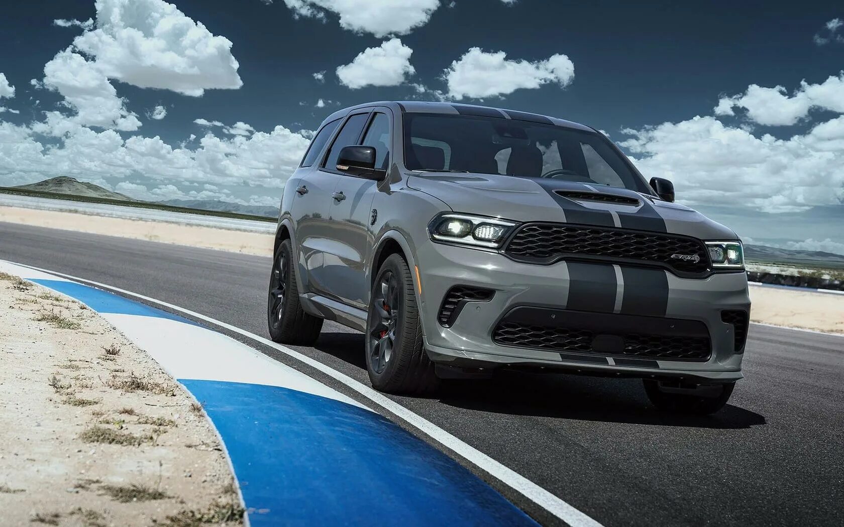 Додж 2025. Dodge durango srt 2025. dodge durango hellcat 2025. додж дюранго 2025. dodge durango srt 2025.