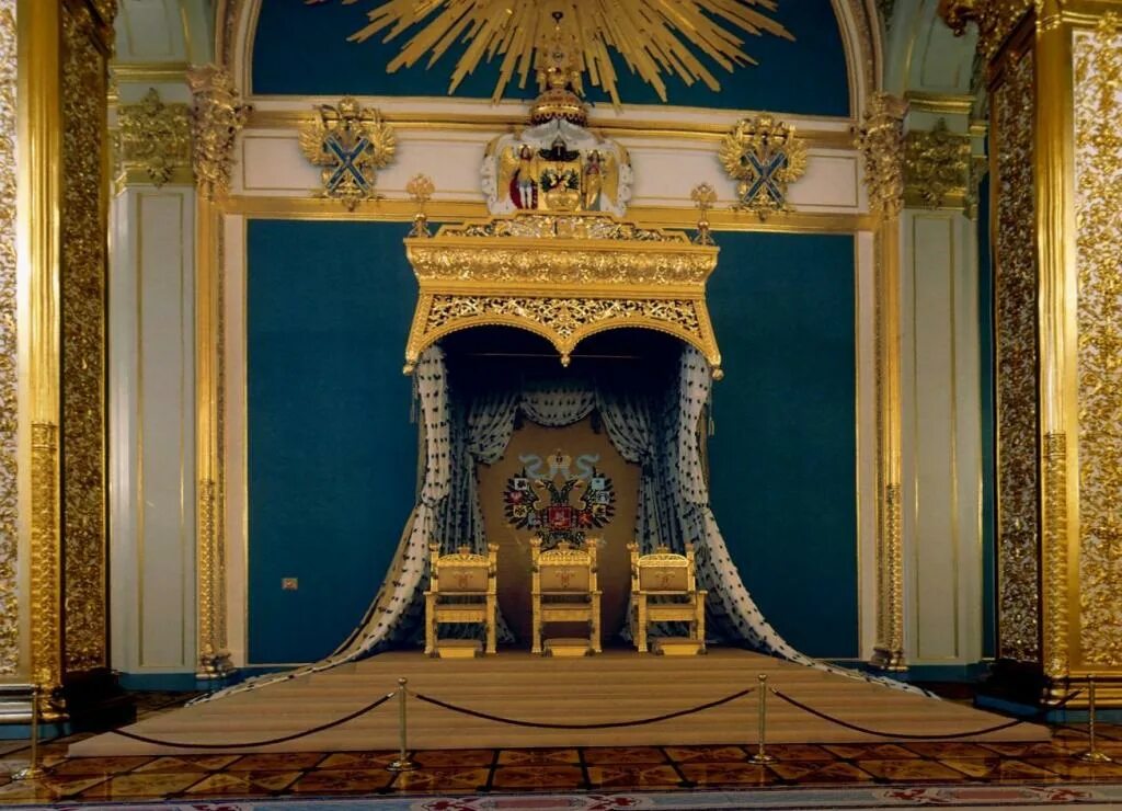 «большой наряд» (венец, скипетр, держава) царя михаила федоровича. Возвышение великокняжеской власти таблица. Фридрих великий коронация. Род романовых бояре. Лауриц туксен коронация николая 2.